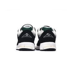 New Balance Boty 46.5 EU M2002RRA