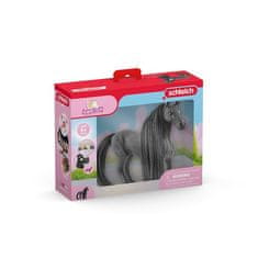 Schleich Hračka Klisna plemene Criollo Definitivo s česací hřívou