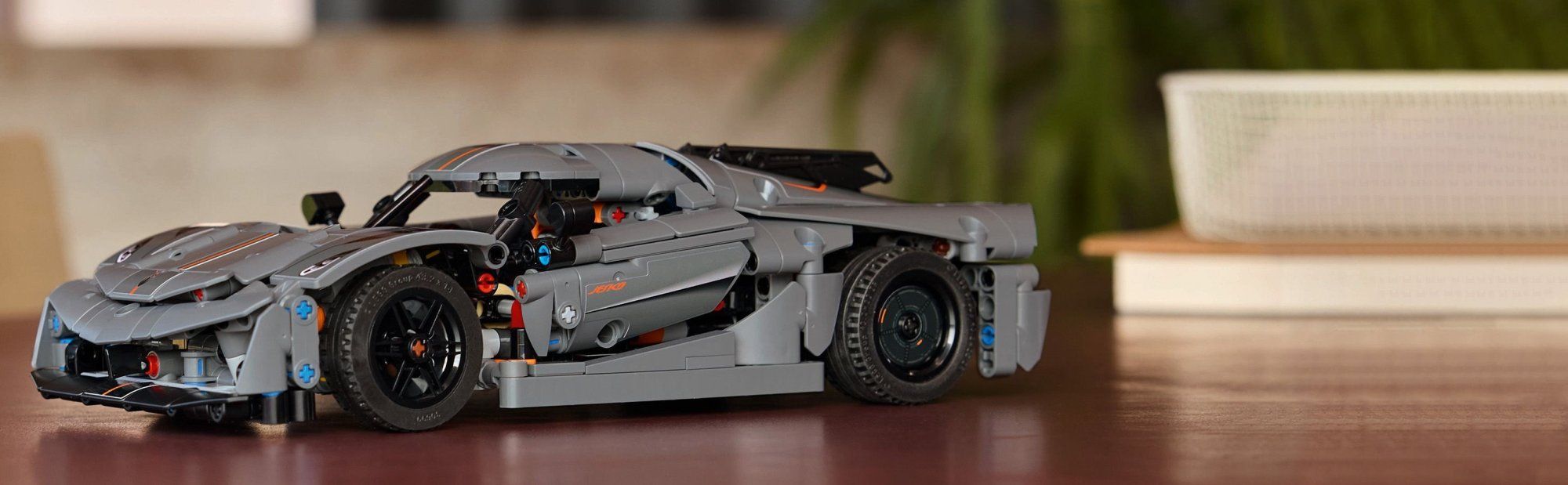 LEGO Technic 42173 Šedé hyperauto Koenigsegg Jesko Absolut