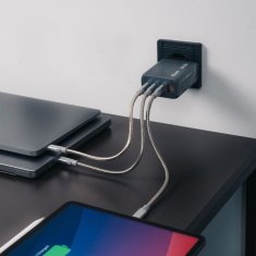 Verbatim VERBATIM GAN 240W SÍŤOVÁ NABÍJEČKA 3XUSB-C/USB-A + EU/UK/US GNC-240 ADAPTÉR 32205