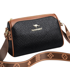 Camerazar Elegantní černá dámská kožená crossbody kabelka