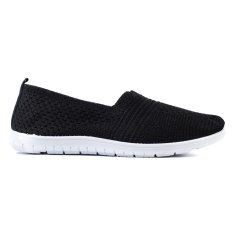 Černá sportovní obuv slip-on velikost 38