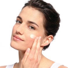 Rozjasňující krém poskytující až 24H hydratace Niacinamide Glow 50 ml