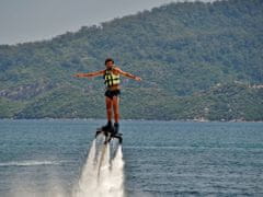 Stips.cz Navštivte nás pro nevídanou adrenalinovou zábavu: Lekce na Flyboardu 40 minut v celé ČR