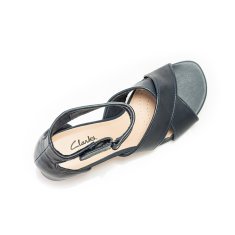 Clarks Sandály tmavomodré 42 EU Caroleigh Rise