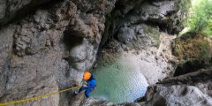 Stips.cz Canyoning Fratarica v Julských Alpách – Adrenalinový Zážitek v Slovinsku