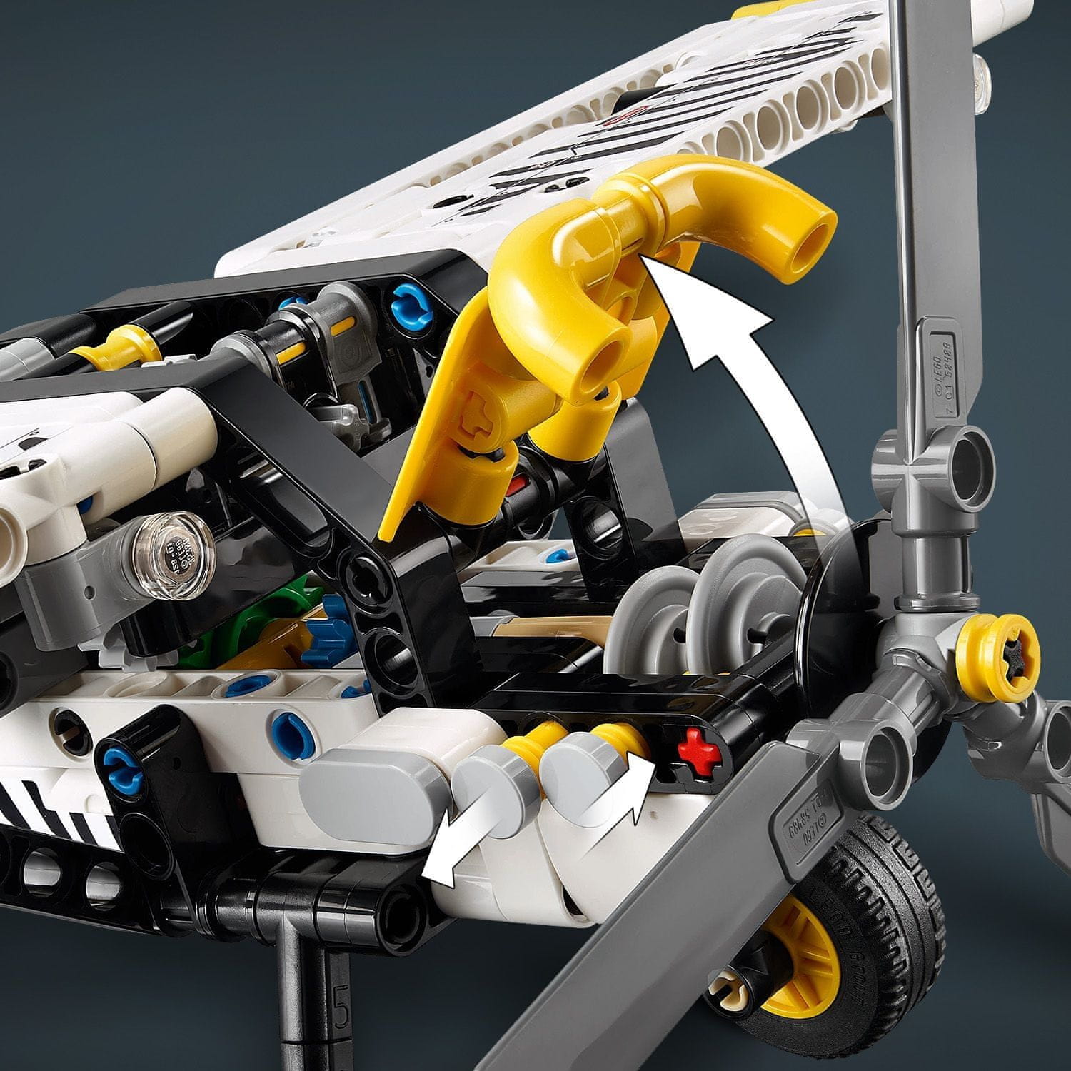 LEGO Technic 42198 Letadlo do vzdálených oblastí