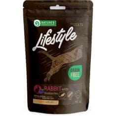 Nature's Protection Cat snack Lifestyle králičí plátky a borůvky 75 g