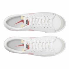 Nike Nízké boty na platformě Blazer DJ0292-103 velikost 40