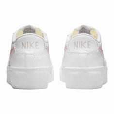 Nike Nízké boty na platformě Blazer DJ0292-103 velikost 40