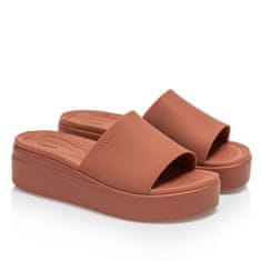 Crocs Pantofle hnědé 41 EU Brooklyn Slide