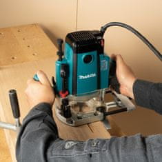 Makita Vrchní frézka s regulací RP2303FC01, 2100 W