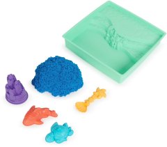 Spin Master KINETIC SAND KRABICE TEKUTÉHO PÍSKU S PODLOŽKOU MODRÁ