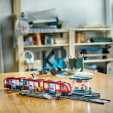 LEGO LEGO City 60423 Tramvaj a zastávka v centru města