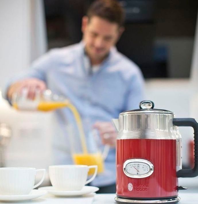 Russell Hobbs 21670-70 Retro Red Kettle 