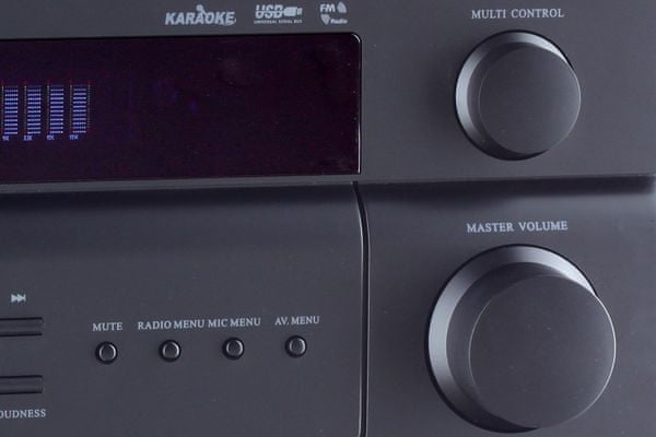 av receiver akai as009ra-558 5.1 soustava akai usb vstup Bluetooth síťový provoz 7 dsp režimů karaoke 2 mic vstupy pro 2 mikrofony digitální echo efekt