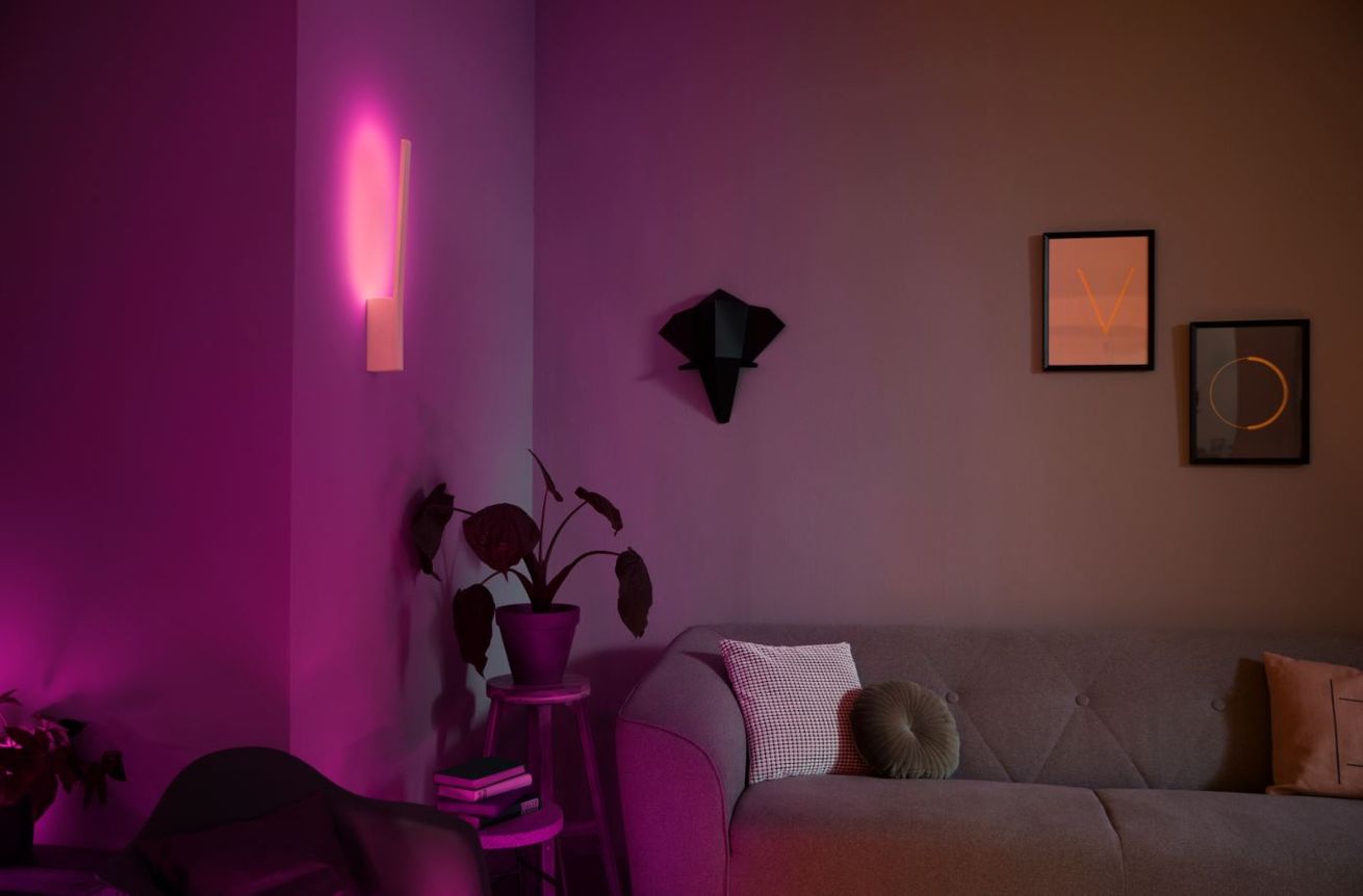 Stojací lampa Philips Hue Liane 40902/30/P7 Hue LED pásek