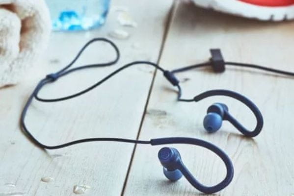 lehká sportovní kabelová sluchátka audio-technica ath-sport10 živý zvuk fixační ouška odolnost vůči vodě ipx5 asymetrický kabel za krk fixační ouška