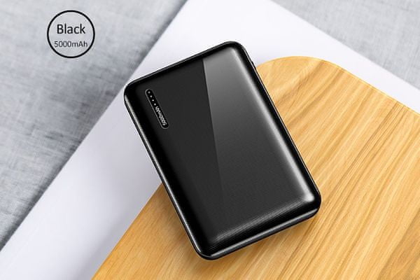 powerbanka USAMS US-CD104 Dual USB Power Bank 5000mAh Black (5KCD10401) rychlé nabíjení 2.1 A kompaktní lehká li-pol baterie duální vstupy a výstupy