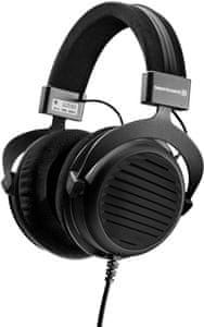 špičková studiová sluchátka beyerdynamic dt 990 pro black special edition 250 ohmů kabelové připojení 3m audio kabel otevřená konstrukce vhodná pro mixování hudby vyrobena ručně v německu velice pohodlná měkké polstrování trojrozměrná reprodukce zvuku mírný boost basů a výšek konstrukce přes uši