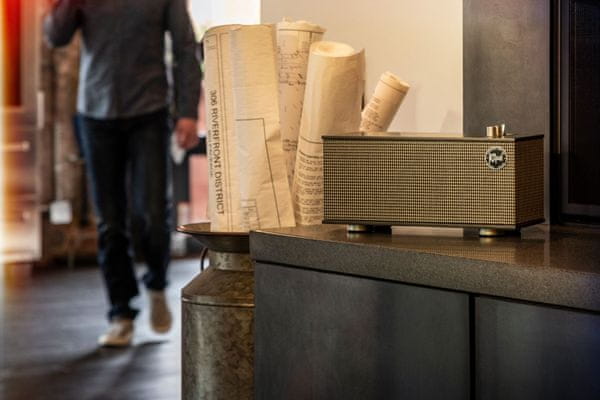 bezdrôtový bluetooth reproduktor klipsch The ONE ii krásny retro dizajn sieťová prevádzka výkon perfektný zvuk klipsch aux in vstup kompaktné rozmery kovové ovládanie drevené telo s povrchom z pravej dyhy