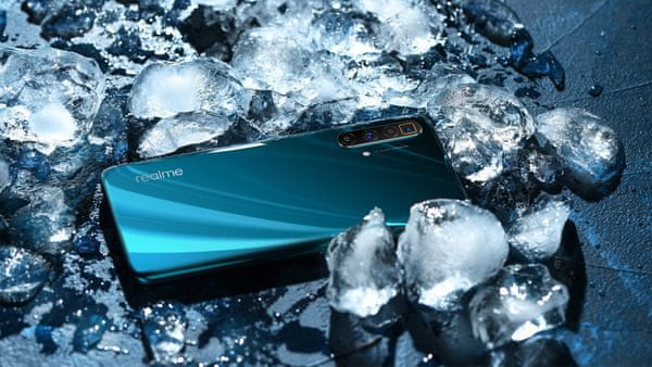 Realme X3 Superzoom, šesť fotoaparátov, ultraširokouhlý, teleobjektív, periskopický zoom, makro objektív, 60-násobný zoom, nočný režim, duálna ultraširokouhlá selfie kamera