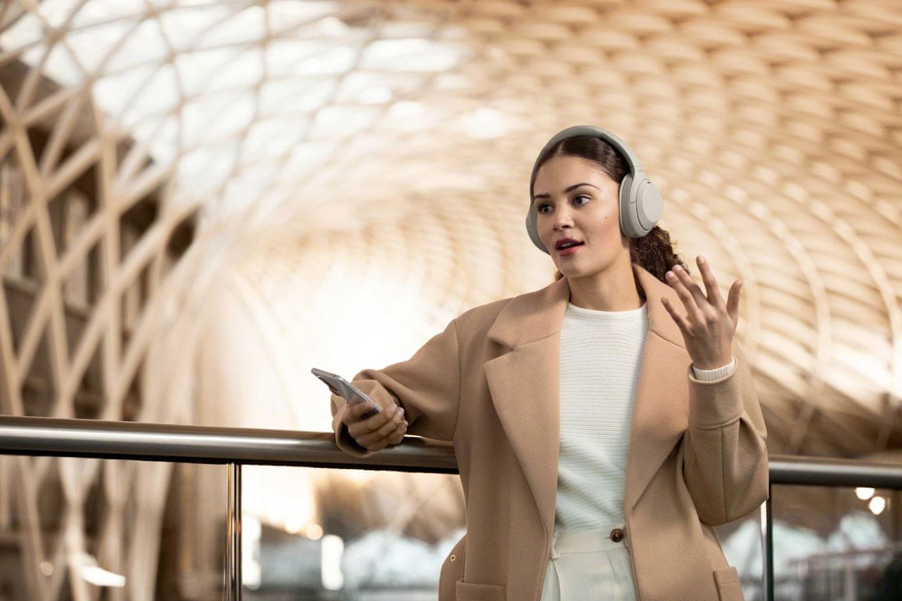 Slušalice Sony WH-1000XM4, model 2020 mikrofon za kontrolu jačine zvuka, handsfree bluetooth odvojivi audio kabel 3,5 mm priključak