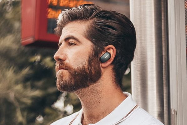 bezdrátová Bluetooth 5.1 sluchátka do uší bose QuietComfort Earbuds  anc potlačení hluku bezpečné a pohodlné uchycení v uších čistý a vyvážený zvuk prémiové měniče aktivní ekvalizér automatické zvyšování hloubek a výšek při jakékoliv hlasitosti  transparent režim  stayhear max koncovky do ucha ipx4 certifikace odolná vodě a potu handsfree mikrofon touchpad na každém sluchátku Bluetooth s dosahem 9 m nastavení pomocí mobilní aplikace podpora hlasového asistenta nabíjecí pouzdro pro dalších 12 h provozu výdrž 6 h 15minutové rychlonabíjení možnost nabíjení bezdrátově skrze qi technologii senzory vytažení sluchátka z uší