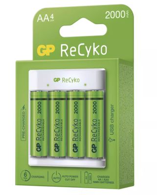 GP Eco E211 polnilec baterij + GP ReCyko 2000 polnilni bateriji, 4 × AA