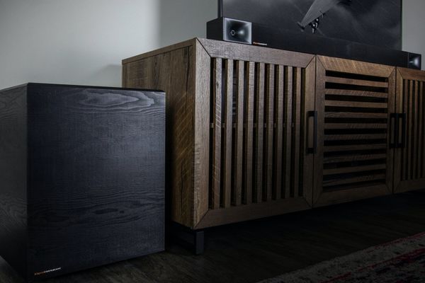 Bluetooth bezdrôtový moderný soundbar klipsch cinema 600 výkon 600 w externý bezdrôtový subwoofer diaľkové ovládanie dolby audio priestorový zvuk jednoduché sprevádzkovanie hdmi digitálny optický vstup aux in