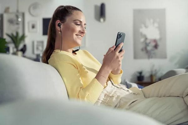 moderne bežične slušalice philips tae4205 bluetooth 5.0 domet 10 m dinamički neodimijski pretvarači gumb za snažni bas mikrofon za hands-free pozive kabel oko vrata ovalni ušni kanali udobne