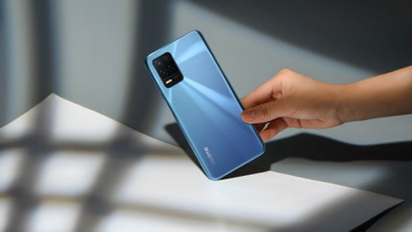 Realme 8 5G, veľký LCD displej 11,5palcový displej, dlhá výdrž veľkokapacitné batérie, rýchle nabíjanie, výkonný procesor, tri fotoaparáty, makro objektív hĺbkový objektív NFC obnovacia frekvencie MediaTek Dimensity 700 5G Android 11 Bluetooth 5.1 čítačka odtlačkov prstov bezrámečkový displej hĺbkový objektív Full HD+ rozlíšenie bokeh efekt výkonný dostupný telefón