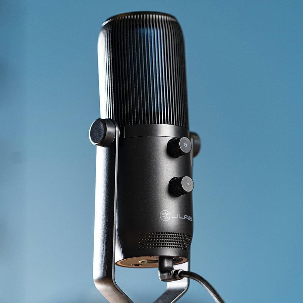  moderní stolní přenosný mikrofon jlab talk pro microphone usb lehká konstrukce všesměrová stereofonní obousměrná a kardioidní směrová charakteristika aux in vstup quick mute tlačítko 