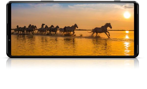 Sony Xperia 1 III, 4K HDR OLED displej, velký bezrámečkový displej, vysoké rozlišení 120Hz obnovovací frekvence