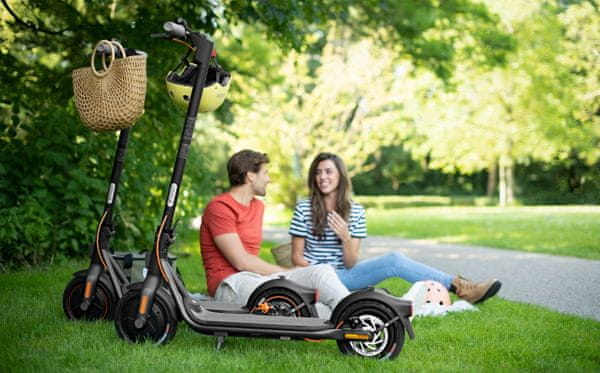 Elektrická koloběžka Segway Ninebot Kickscooter F40E, LED světla, přední i zadní brzdy, rekuperace, mód chodce, velké pneumatiky