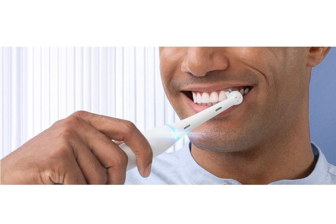 Oral-B iO– 7 električna četkica za zube, Braun dizajn, crna