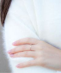 Beneto Jemný stříbrný prsten se zirkony AGG471