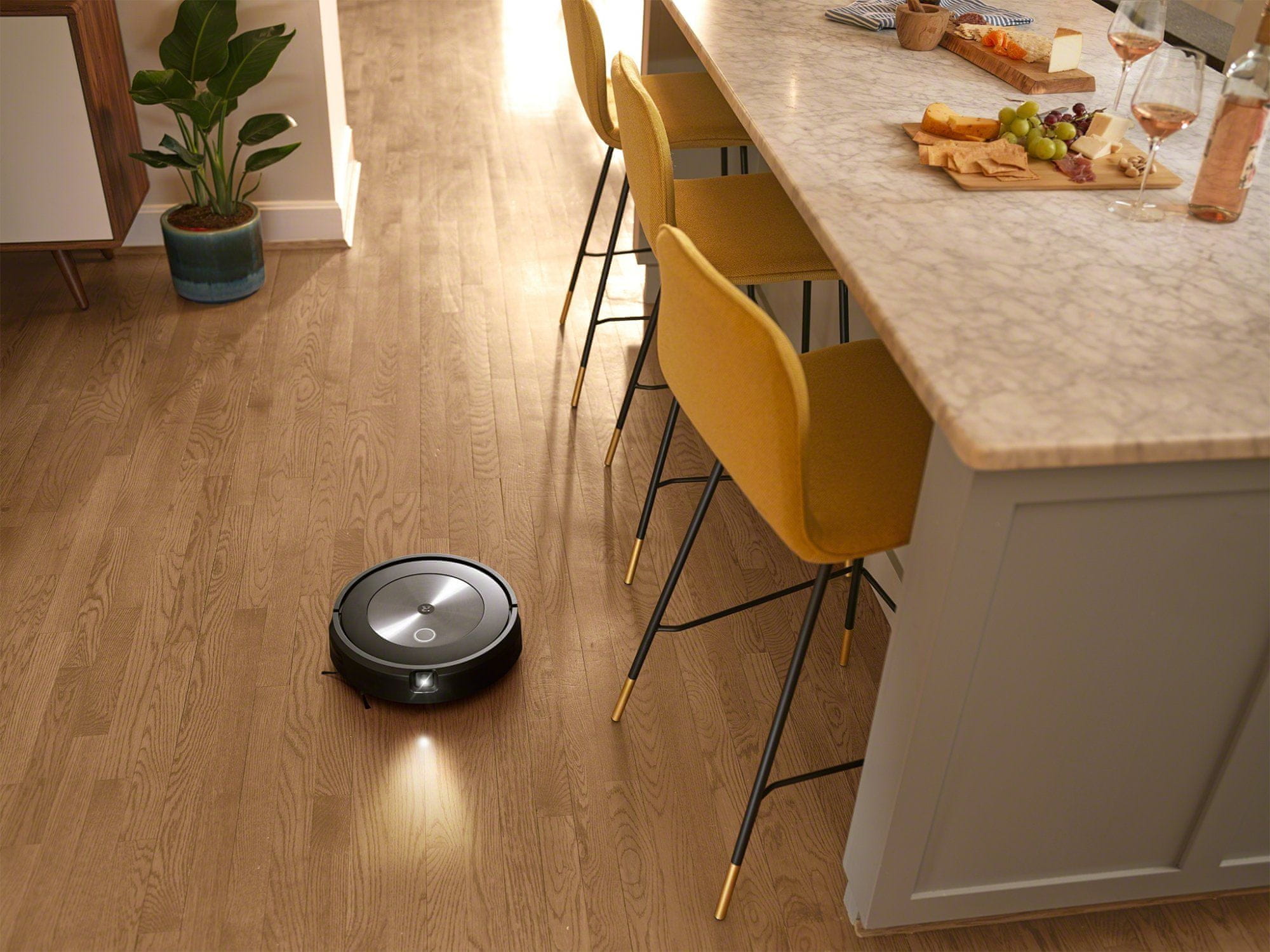  iRobot Roomba j7+ (Graphite j7558)