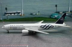 PHOENIX Boeing B777-268ER, dopravce Saudi Arabian Airlines, Saudská Arábie, 1/400