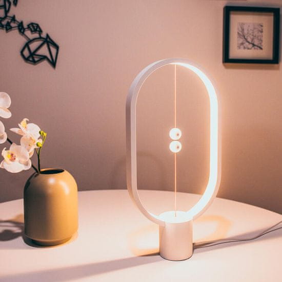 Allocacoc Lampa Heng Balance bílá DesignNest