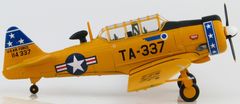 Hobby Master North American T-6G Texan, USAF, 75th FIS, Presque Isle AFB, 1952, 1/72