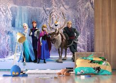 AG Design Dětská fototapeta DISNEY POSTAVY FROZEN V KOUZELNÉM LESE 360X270