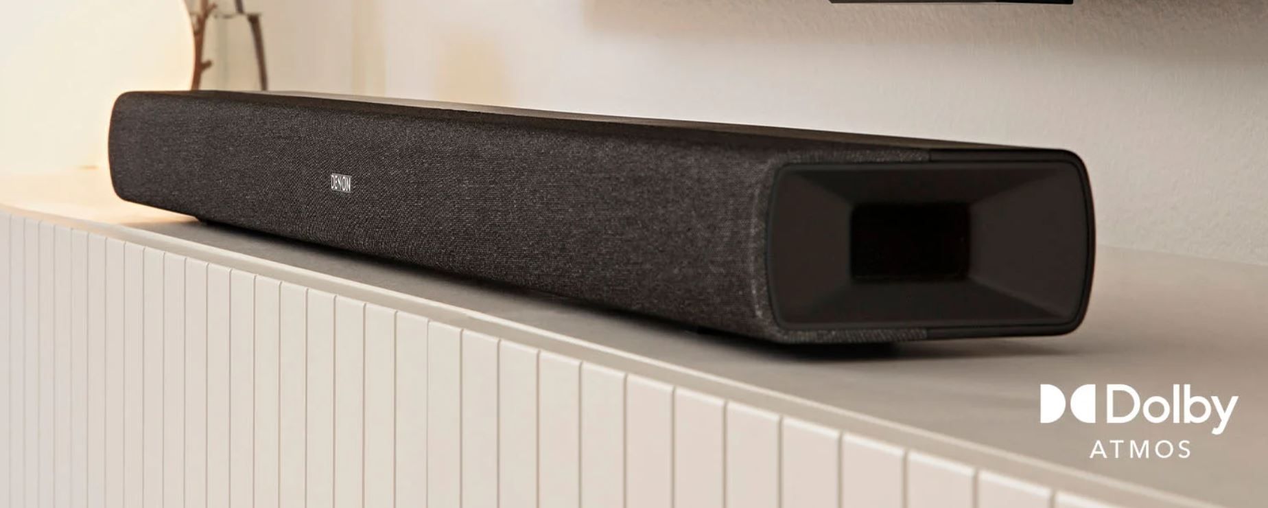 soundbar denon dht-s217 bluetooth  4k hdmi hdcp2.2 dolby atmos režimy zvuků přes ekvalizér nízká výška montáž na zeď snadné nastavení optický digitální vstup dálkové ovládání aux vstup elegantní provedení síťový provoz vestavěná ovládací tlačítka