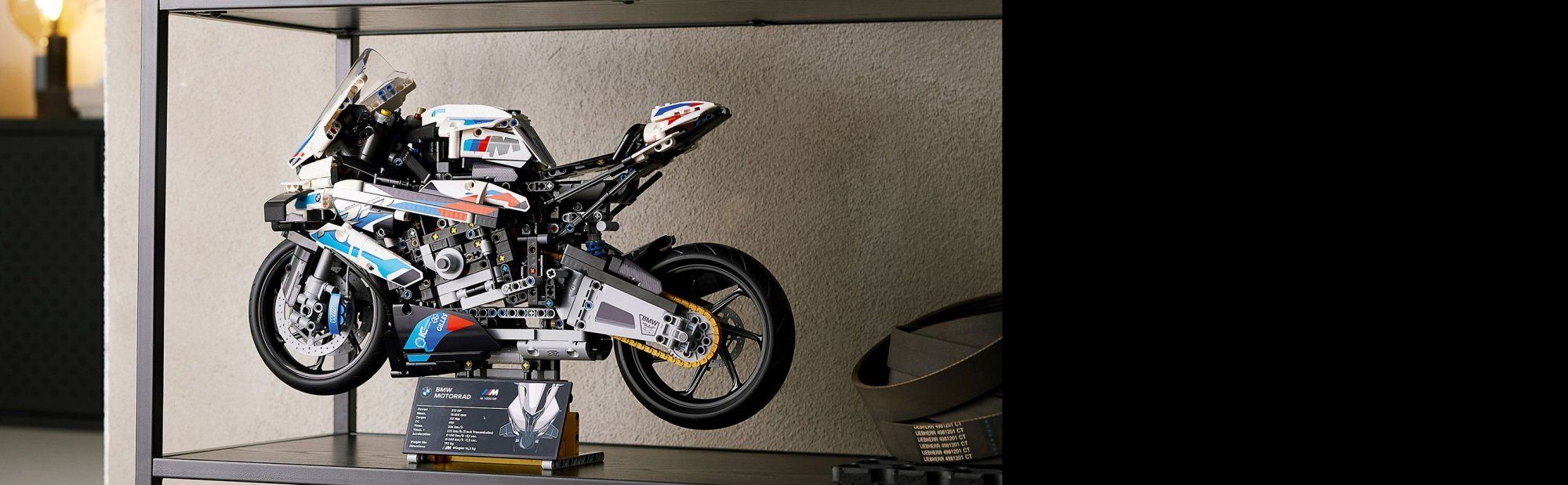  Technic 42130 BMW M 1000 RR 