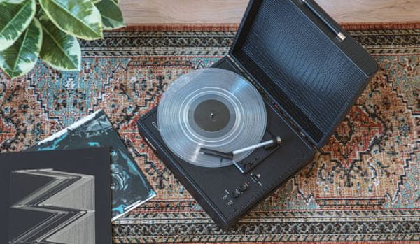 kufříkový retro gramofon crosley Mercury 3 rychlosti otáček 33 45 78 rca out výstup sluchátkový výstup vestavěné reproduktory autostop diamantová jehla pitch control bluetooth originální