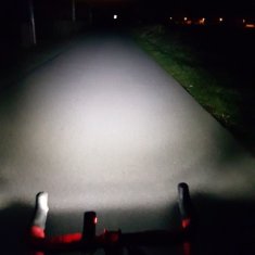 TWM přední LED dobíjecí 400 lumenů černá