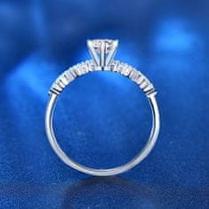 Royal Fashion stříbrný rhodiovaný prsten s drahokamem moissanitem HA-XJZ046-SILVER-MOISSANITE-ZIRCON Velikost: 8 (EU: 57-58)