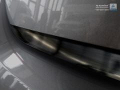 Avisa Ozdobná lišta dveří kufru Nissan Leaf 2017- (tmavá, matná)