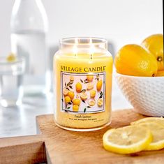 Village Candle vonná svíčka Fresh Lemon (Svěží citrón) 737g