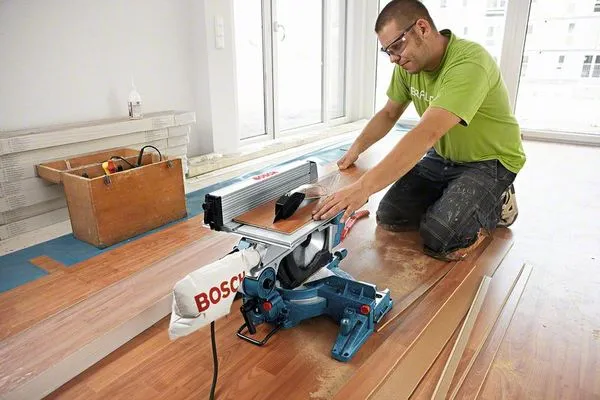 BOSCH Professional kombinovaná pila GTM 12 JL (0601B15001)